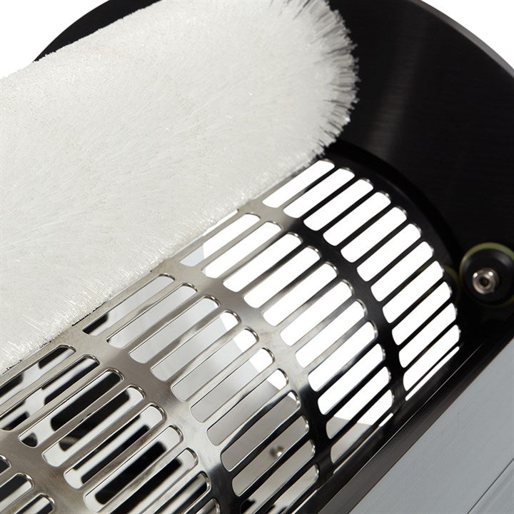 Electropolished trimmer head with textured pad and curved metal mesh guard